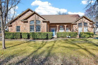 Cedar Creek Lake Home For Sale in Enchanted Oaks Texas