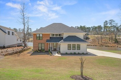 Stunning new construction, PRICED UNDER APPRAISAL, directly on - photo 2