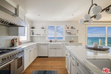 This picture-perfect, East Coast-style oceanfront estate in the - photo 9