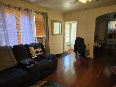 Walk-about town bungalow of 740 sq'. Sweet and neat as a pin - photo 7