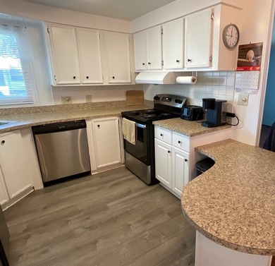Motivated seller!!! Welcome to this charming two-bedroom - photo 14