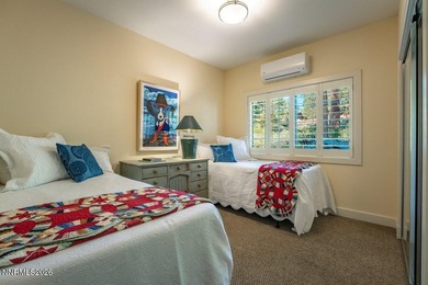 You'll love this pristine custom home in Uppaway Estates, a - photo 17