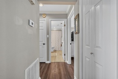 Lake Hamilton living has never been easier! Welcome to the gated - photo 22
