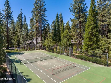 You'll love this pristine custom home in Uppaway Estates, a - photo 22