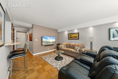 RENOVATED JUNIOR ONE BEDROOM WITH TREETOP VIEWS, CUSTOM STORAGE - photo 2