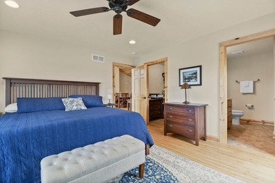 Meticulously maintained and move-in ready, this 6-bedroom - photo 22