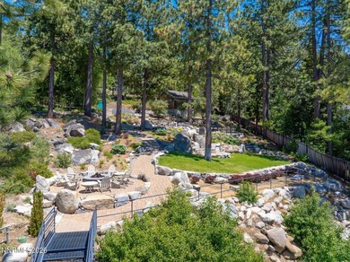 You'll love this pristine custom home in Uppaway Estates, a - photo 29
