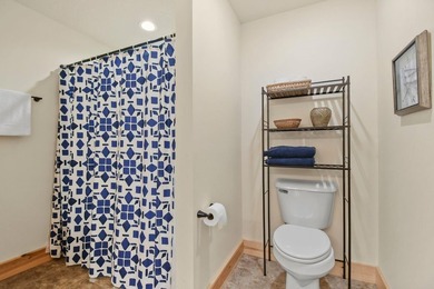Meticulously maintained and move-in ready, this 6-bedroom - photo 40