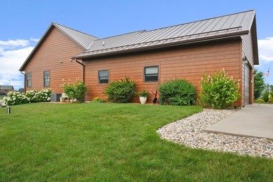 Meticulously maintained and move-in ready, this 6-bedroom - photo 47