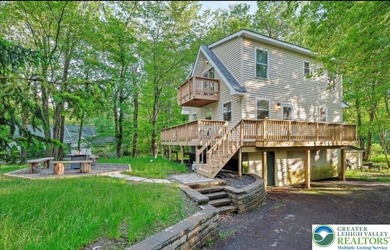 Arrowhead Lake Home For Sale in Coolbaugh Twp Pennsylvania