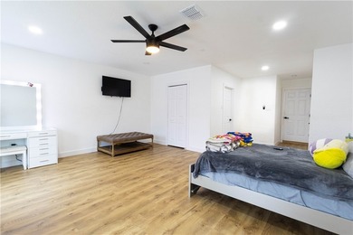 Step into a home where everything has already been done for you - photo 8