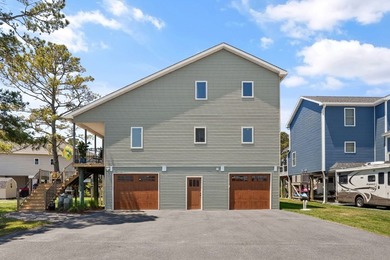 Thoughtfully designed and built with attention to detail, this - photo 2