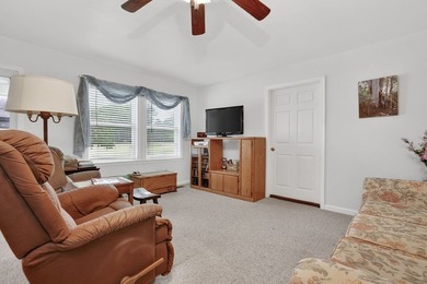2/215 Well maintained Rancher overlooking the 8th Fairway - photo 6