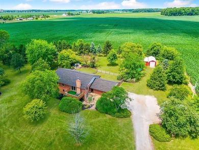 (private lake, pond, creek) Home For Sale in Radnor Ohio