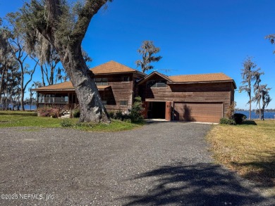 Lake Home For Sale in Melrose, Florida