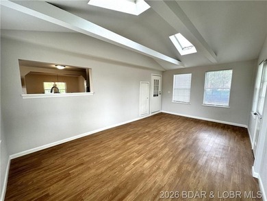 Welcome home to this beautifully remodeled 3-bed, 2-bath home in - photo 14
