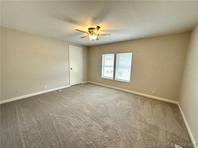 Welcome home to this beautifully remodeled 3-bed, 2-bath home in - photo 25