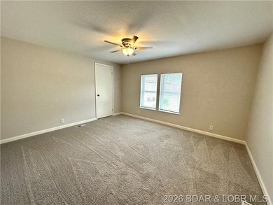 Welcome home to this beautifully remodeled 3-bed, 2-bath home in - photo 25