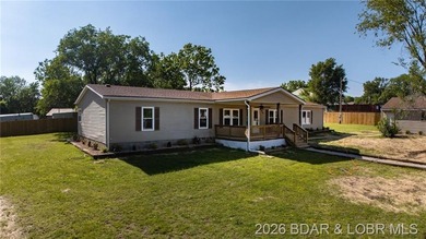 Welcome home to this beautifully remodeled 3-bed, 2-bath home in - photo 29