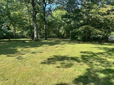 Lake Lot For Sale in Lake Holiday, Illinois