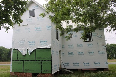 9.66 Acres in the town of Onancock. Renovation has been started - photo 4