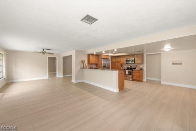 Welcome to this beautifully maintained, NO FLOOD ZONE, two-owner - photo 21