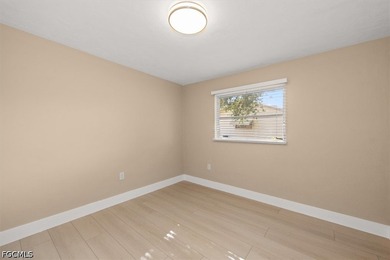 Welcome to this beautifully maintained, NO FLOOD ZONE, two-owner - photo 28