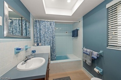 Welcome to this beautifully maintained, NO FLOOD ZONE, two-owner - photo 29