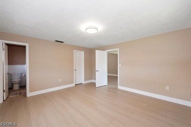 Welcome to this beautifully maintained, NO FLOOD ZONE, two-owner - photo 34