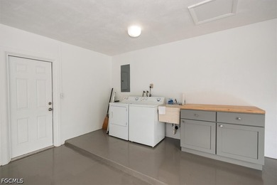Welcome to this beautifully maintained, NO FLOOD ZONE, two-owner - photo 35