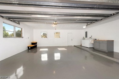 Welcome to this beautifully maintained, NO FLOOD ZONE, two-owner - photo 41