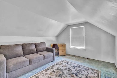 Charming 4-bedroom, 1-bath Cape located mid-block on a quiet - photo 14