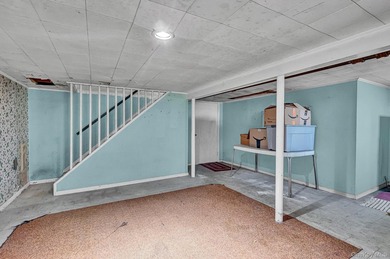 Charming 4-bedroom, 1-bath Cape located mid-block on a quiet - photo 16
