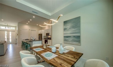 Turnkey pool home with western rear exposure, offering stunning - photo 11