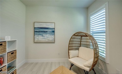 Turnkey pool home with western rear exposure, offering stunning - photo 33