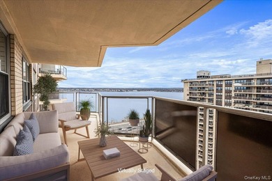 Experience luxury high-rise living in this stunning two-bedroom - photo 1