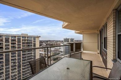 Experience luxury high-rise living in this stunning two-bedroom - photo 2