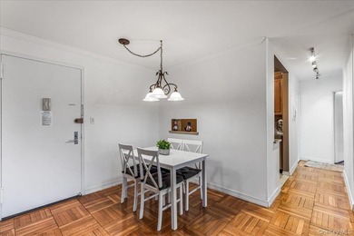 Experience luxury high-rise living in this stunning two-bedroom - photo 8