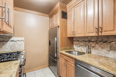 Experience luxury high-rise living in this stunning two-bedroom - photo 9