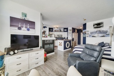 What a view! Light, bright and right on the water! This studio - photo 14