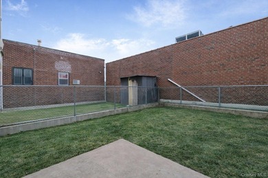 964 Hemlock St presents a versatile legal duplex offering 6 - photo 8