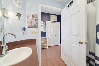 What a view! Light, bright and right on the water! This studio - photo 21