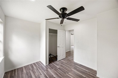 Completely remodeled and move in ready, this 4 bedroom, 3 bath - photo 25