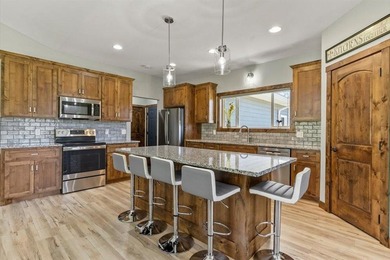 Discover main-level luxury in the sought-after Cragun's Legacy - photo 10