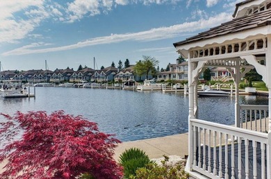What a view! Light, bright and right on the water! This studio - photo 39