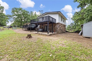 Completely remodeled and move in ready, this 4 bedroom, 3 bath - photo 46