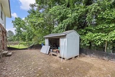 Completely remodeled and move in ready, this 4 bedroom, 3 bath - photo 49