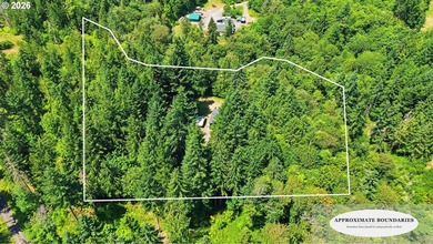 Escape to your own private retreat with this beautifully - photo 4