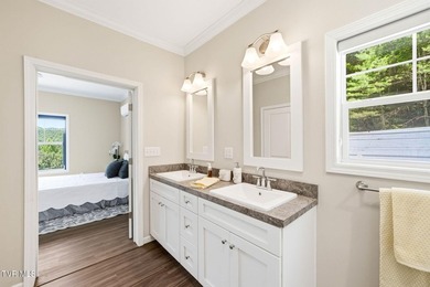 Modern Oasis With Stunning Mountain Views Built in 2021, this - photo 22