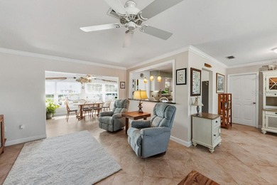Welcome to your slice of island living in the heart of Holmes - photo 5